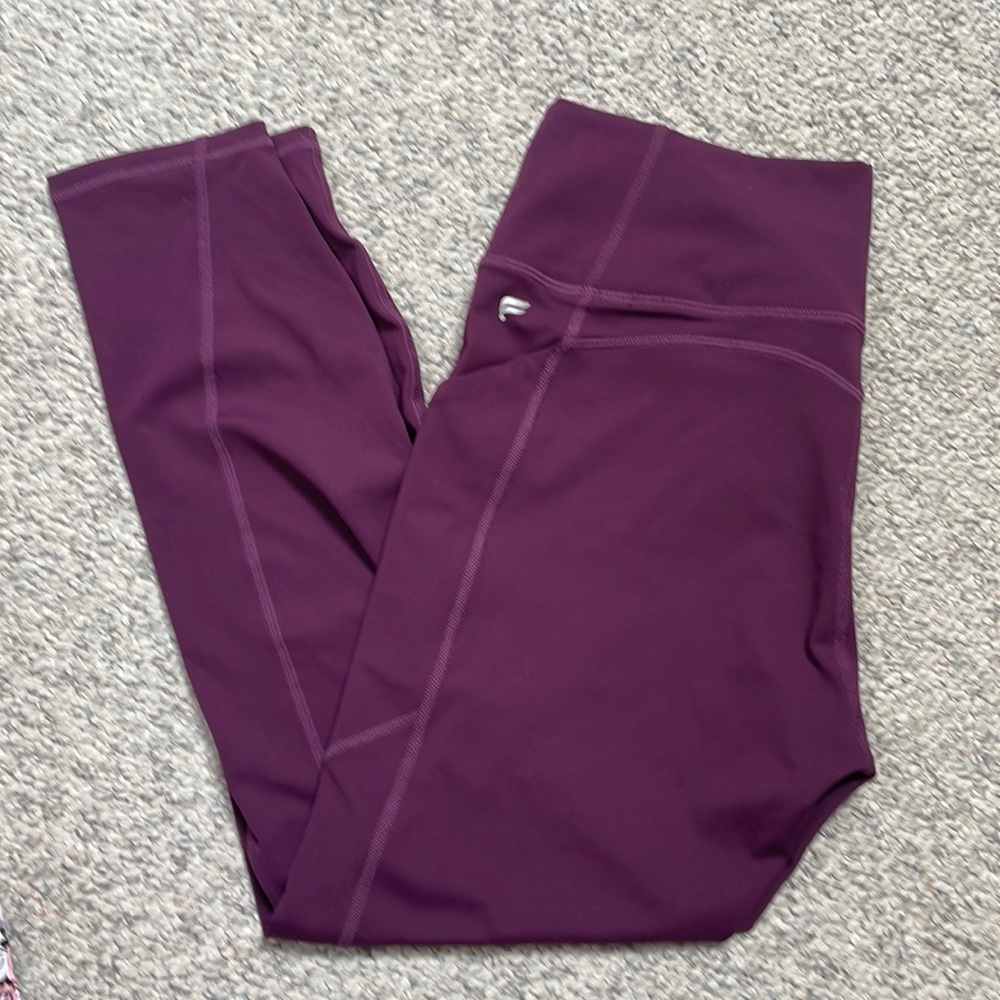 Fabletics. Oasis 7/8 high waisted with Pocket in Burgundy